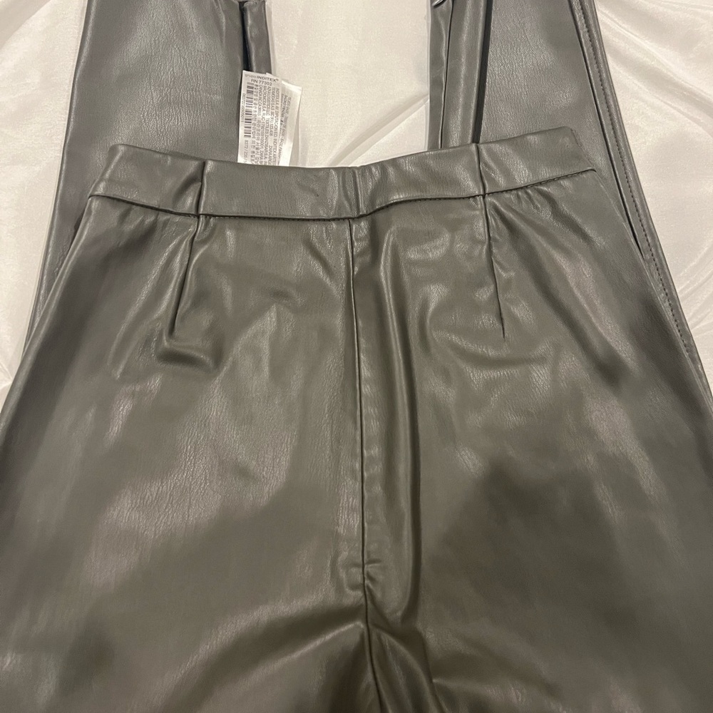 NWOT ZARA ARMY GREEN FAUX LEATHER PANTS SIZE XS - Picture 7 of 9